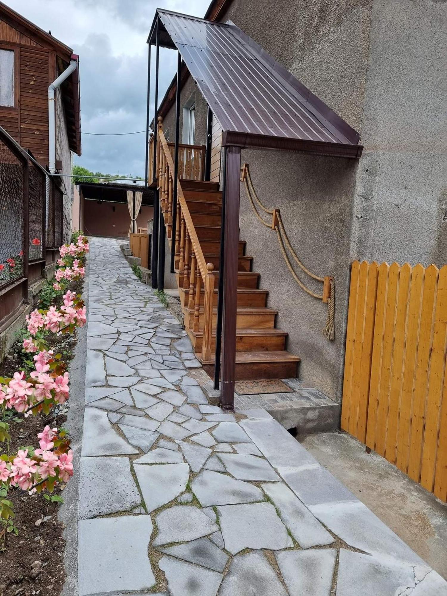 New Horizons , Apartment With 5 Bedrooms, Whole Apartment, Апартмент Целиком Dilijan Luaran gambar